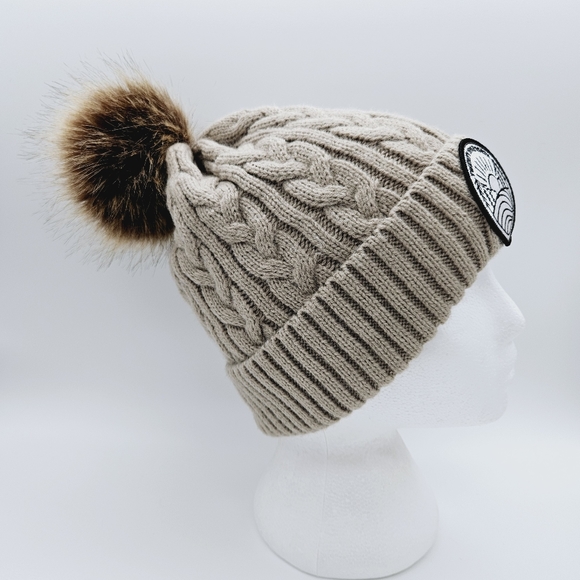 AJM | Twenty Nine North large patch pompom cable knit beanie toque winter hat - Picture 3 of 8